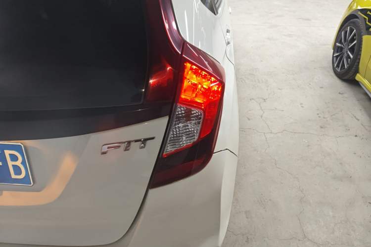 Used Honda Fit 2018 1.5L CVT Comfort Sunroof Version