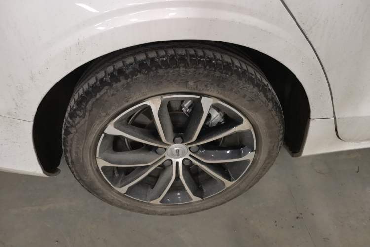 Used Volvo S60 2021 T4 Zhiyi Luxury Edition Right Rear Wheel Hub