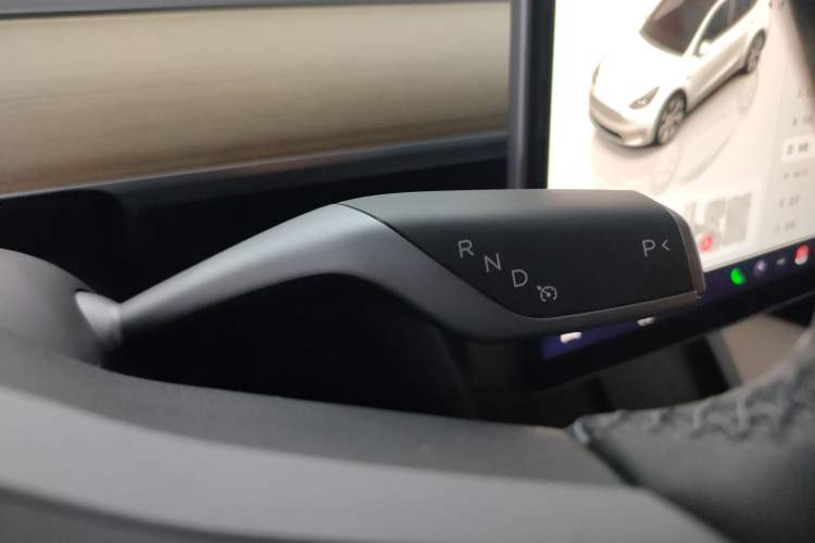 Used Tesla Model Y 2022 Long-Range All-Wheel-Drive Version