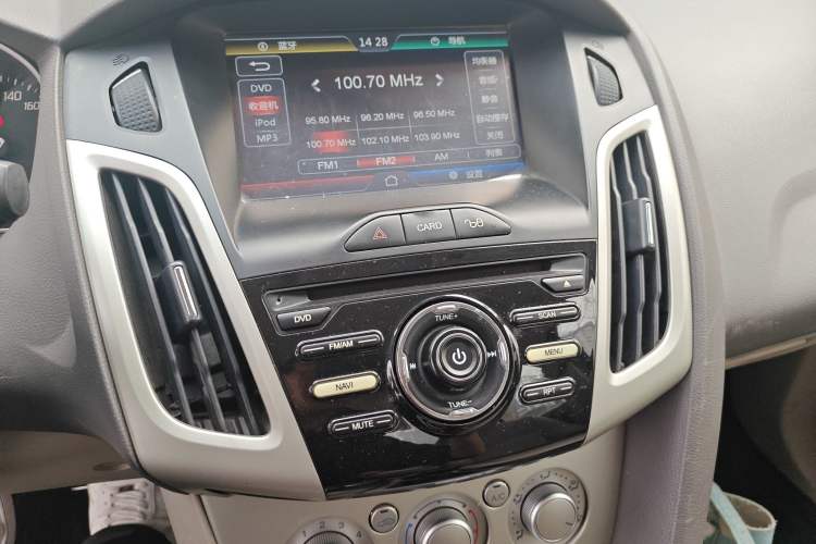 Used Ford Focus 2012 Sedan 1.6L Manual Comfort Model
