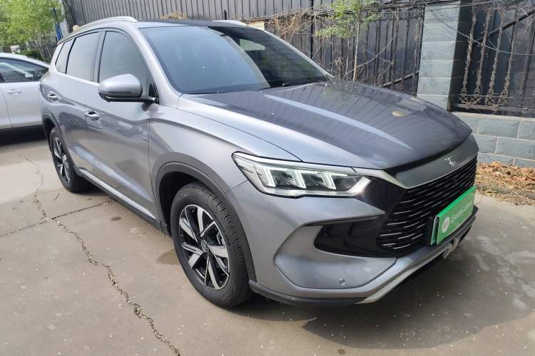 Used BYD Song Pro New Energy 2023 Champion Edition DM-i 71KM Leading Model Front Right 45 Deg