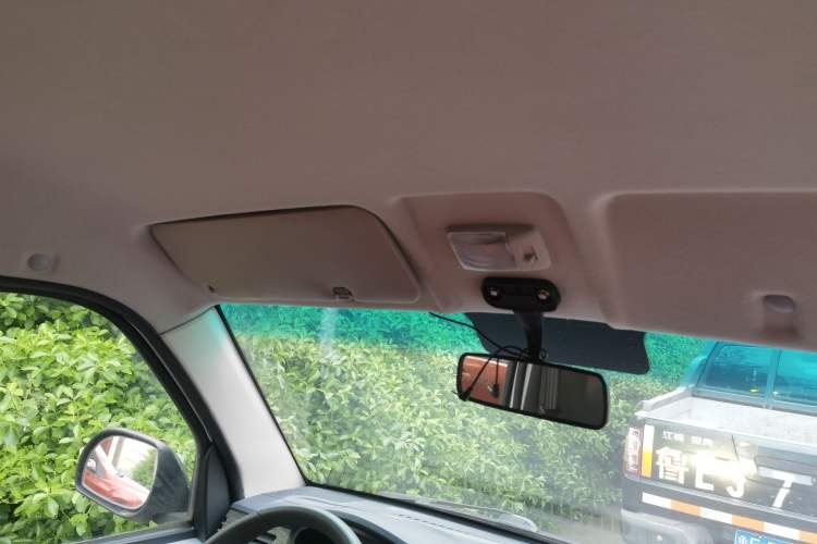 Used Jinbei Hiace X30 2020 1.5L Van Super-Enjoyment Model China VI Standard SWC15M
