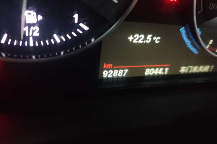 Used BMW X1 2016 xDrive25Li Luxury Model Odometer Close Up