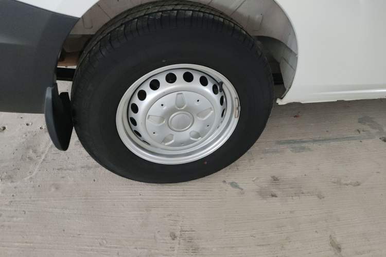 Used Ford Transit 2019 2.0T Diesel Multi-Purpose Commercial Vehicle Mid-Drive Mid-Roof 6-Seater China VI Standard