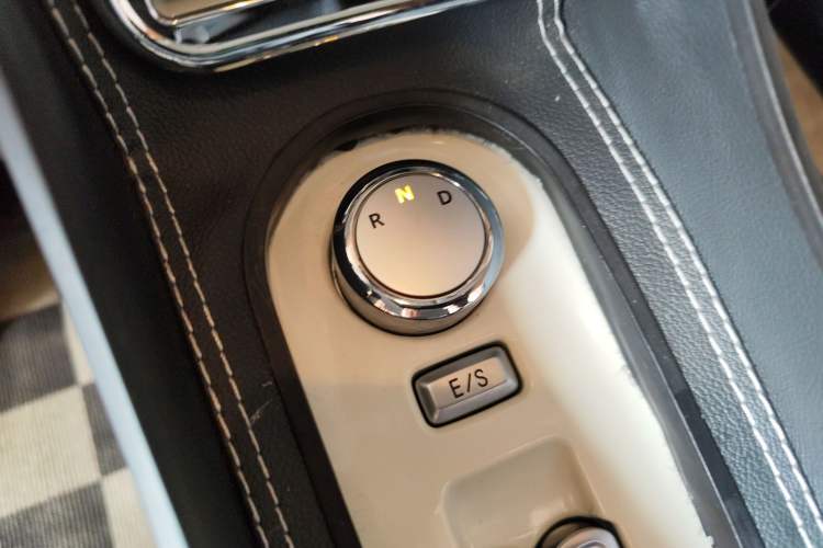 Used CHANGAN NEVO Lumin 2022 210km Sweet Edition Gear Lever