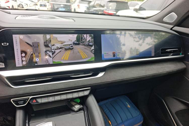 Used Geely Auto Monjaro L 2024 2.0TD High-Power Automatic Two-Wheel Drive Skyline Edition Audio And AC Panel