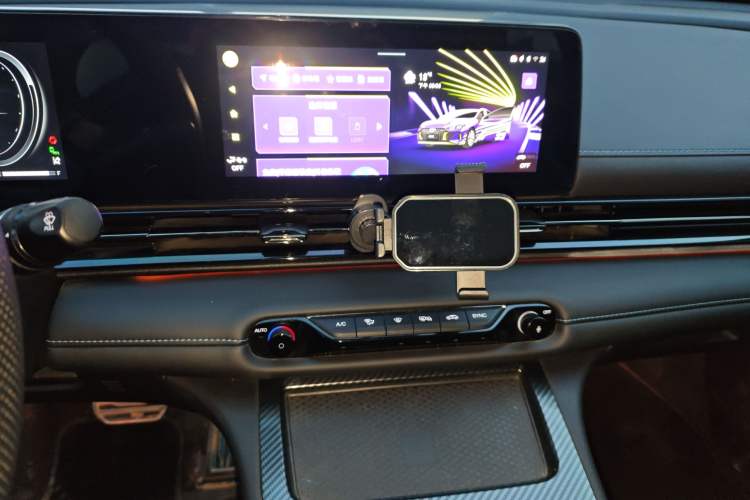 Used GAC Trumpchi EMPOW 2022 270T DCT J16 Galaxy Fighter Edition
