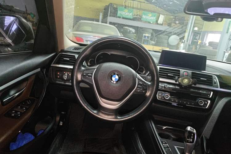 Used BMW 3 Series 2019 320Li Fashion Model Steering Wheel