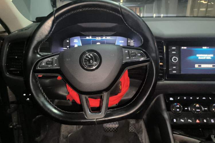 Used Skoda Kodiaq 2019 Facelifted TSI330 7-Seater Two-Wheel-Drive Luxury Enjoyment Edition China VI Standard
