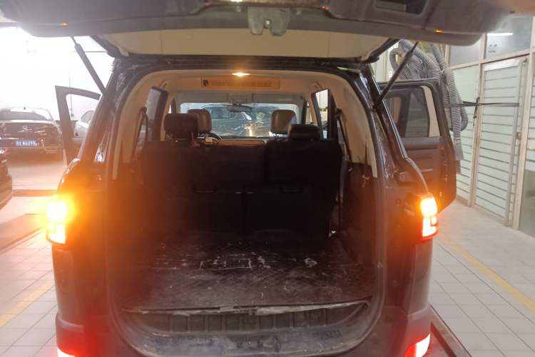 Used Dongfeng Fengon 370 2016 1.5L Manual Luxury 7-Seater