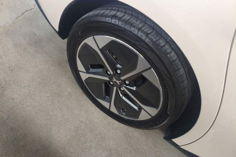 Used XPeng MONA M03 2024 620 with Ultra-Long Range Exterior 5