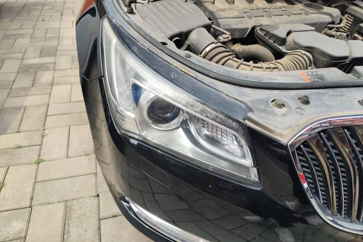 Used Buick LaCrosse 2013 2.4L SIDI Luxury Comfort Edition Right Front Headlight