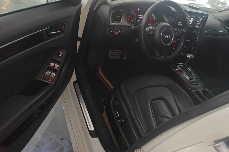 Used Audi A4L 2013 35 TFSI Automatic Comfort Model Driver Seat