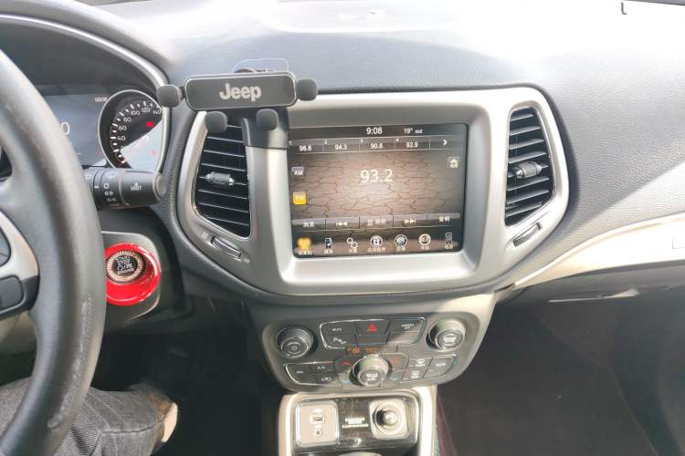 Used Jeep Compass 2017 200T Automatic Family Edition
