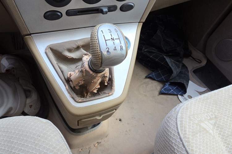 Used Karry Youya 2 2013 1.5L Standard Model
