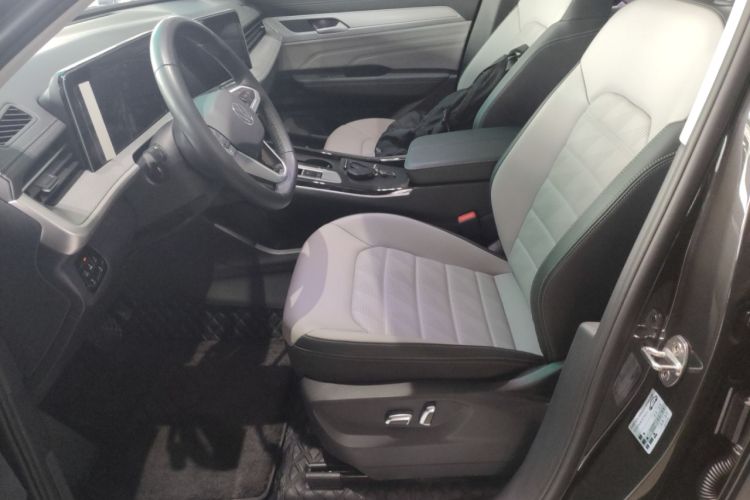 Used Volkswagen Tavendor 2024 330TSI Luxury Touring - All-Inclusive Edition