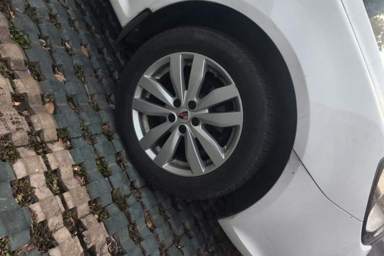 Used Roewe 350 2015 1.5L Manual Luxury Sunroof Edition