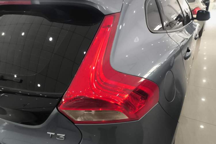 Used Volvo V40 2019 T3 Zhiyi Edition
