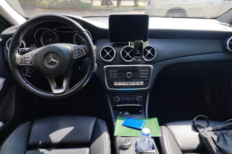 Used Mercedes-Benz GLA 2017 GLA 200 Sport Edition Center Console
