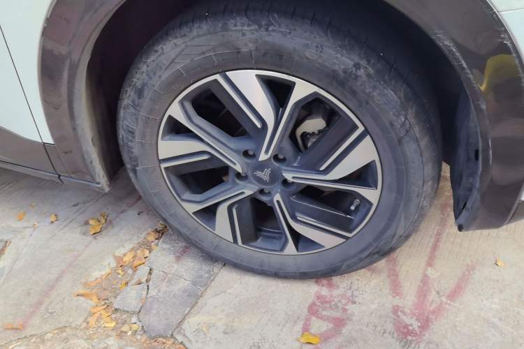 Used NETA U 2023 NETA U-Ⅱ 400 U Show Edition – Lithium Iron Phosphate
