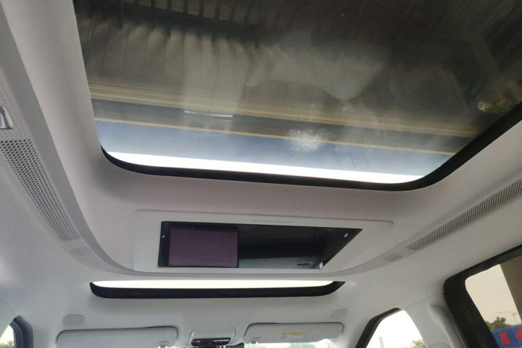 Used XPeng X9 2024 702 Ultra-Long Range Max Headliner