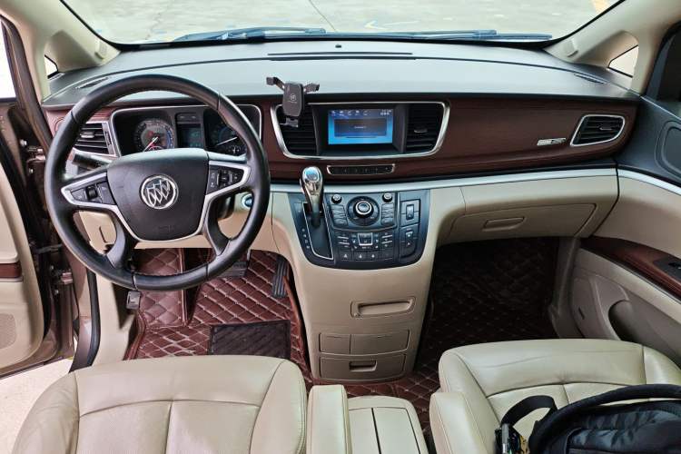 Used Buick GL8 2014 3.0L XT Luxury Business Flagship Edition Center Console