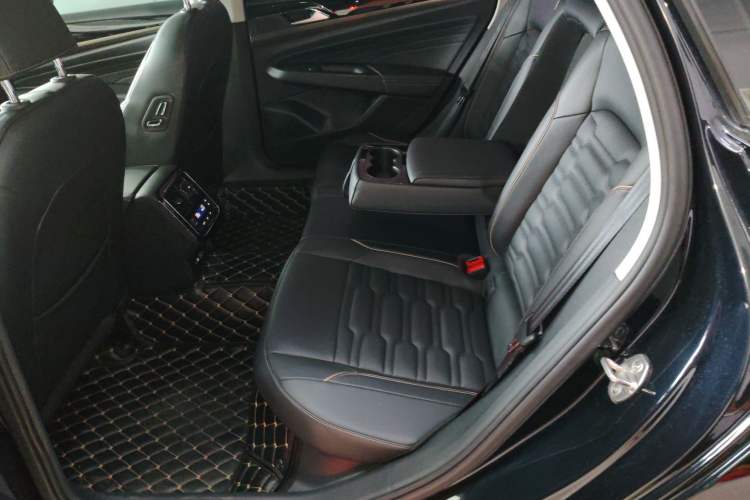 Used Volkswagen Passat 2020 330TSI Elite Edition China VI Left Rear Seat