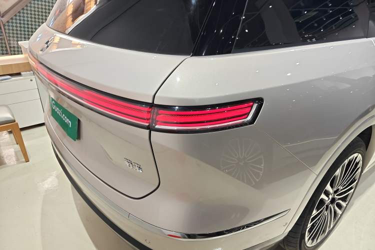 Used Nio ES8 2026 Model 6-seat Executive Signature Edition Right Rear Taillight