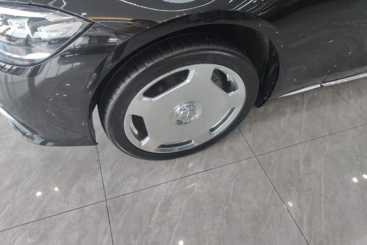 Used Mercedes-Benz S-Class 2024 Restyled S 400 L Business Version Exterior 4