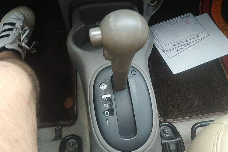 Used Nissan Sunny 2011 1.5XE CVT Comfort Edition Gear Lever