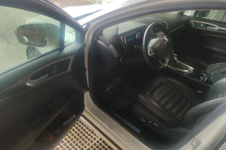 Used Ford Mondeo 2013 2.0L GTDi 200 Luxury Model