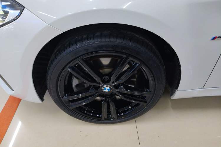 Used BMW 1 Series 2022 125i M Sport Night Edition Left Front Wheel Hub