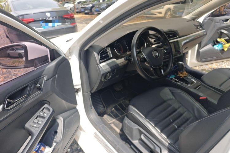 Used Volkswagen Lamando 2015 280TSI DSG Comfort Edition
