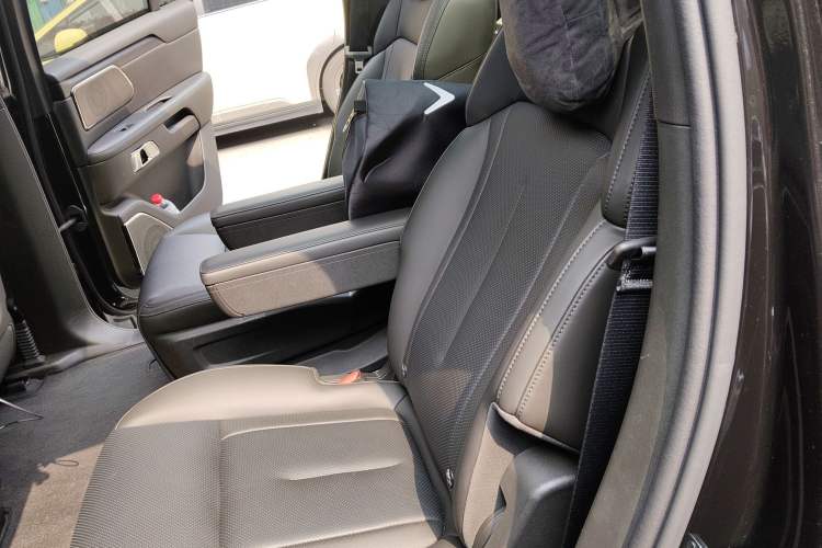 Used Polestones 01 2023 All-Purpose 7-Seater Version
