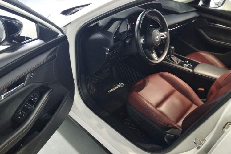 Used Mazda 3 Axela 2022 2.0L Automatic Zhi Rui Obsidian Edition