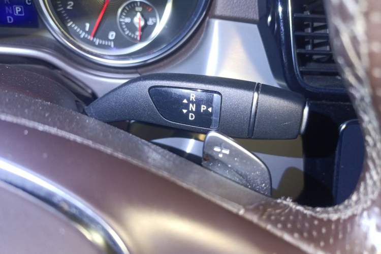 Used Mercedes-Benz GLS 2018 Facelift GLS 320 4MATIC Gear Lever