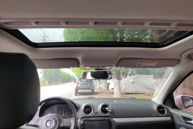 Used Volkswagen Jetta 2015 Zhihui Edition 1.4L Manual Comfort Model
