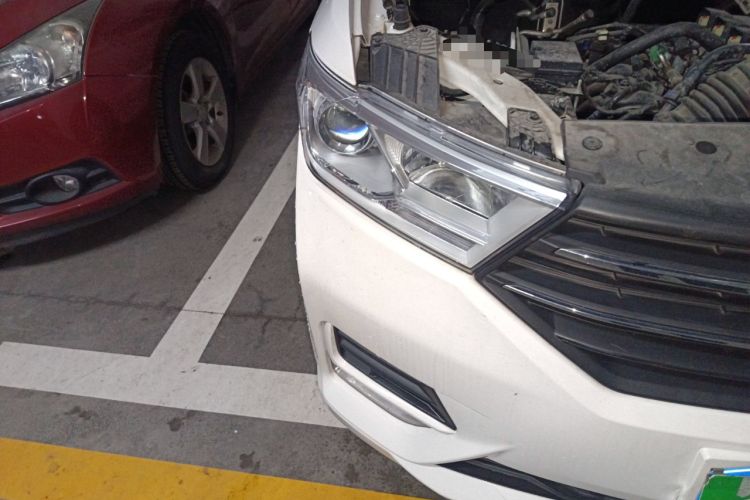 Used Wuling Hongguang 2019 1.5L S Comfort Edition China VI LAR Right Front Headlight