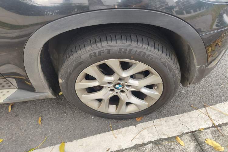 Used BMW X5 2013 xDrive35i Leading Model Right Front Wheel Hub