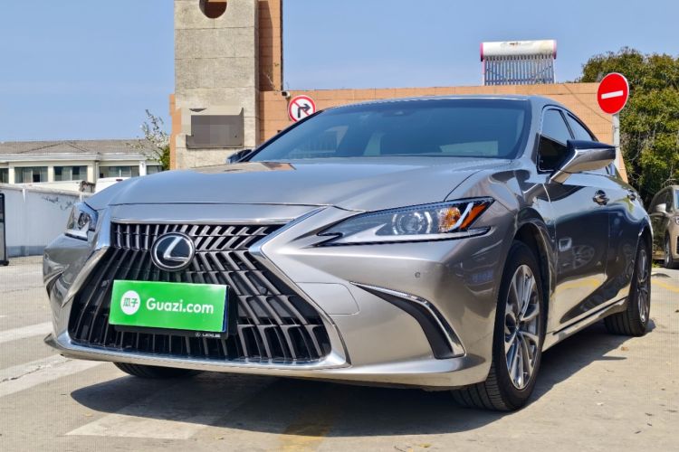 Used Lexus ES 2022 300h Excellence Edition