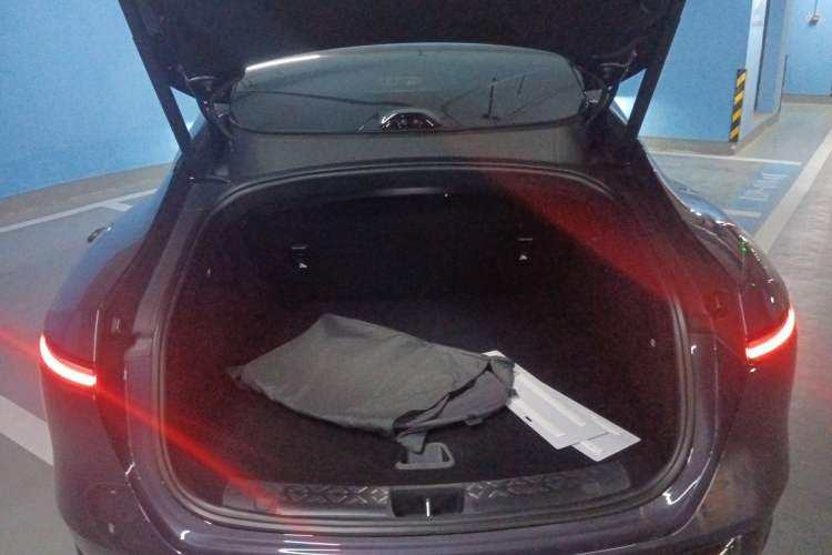 Used Avatr 06 2025 Ultra Pure Electric Edition Trunk