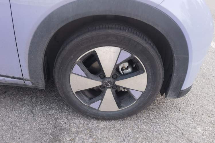 Used BYD Dolphin 2023 420 km Fashion Edition Right Front Wheel Hub