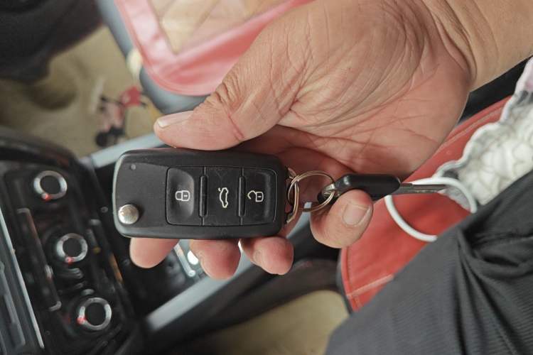 Used Volkswagen Sagitar 2017 230TSI Automatic Comfort Version Vehicle Key