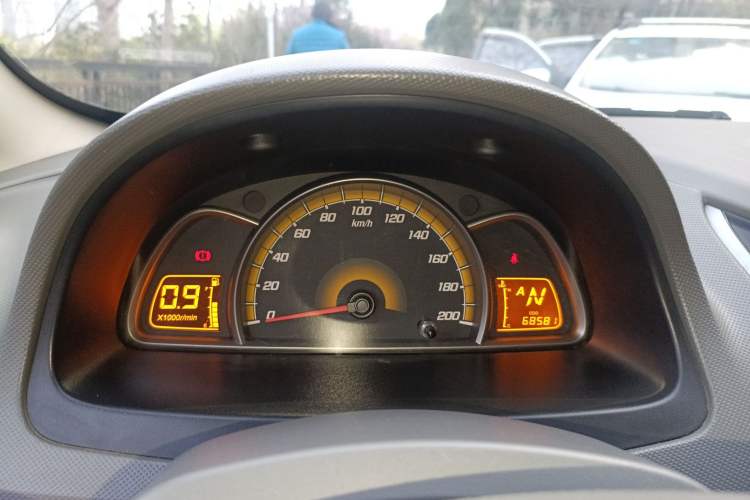 Used Chevrolet Sail 2011 Sedan 1.4L AMT Happiness Edition