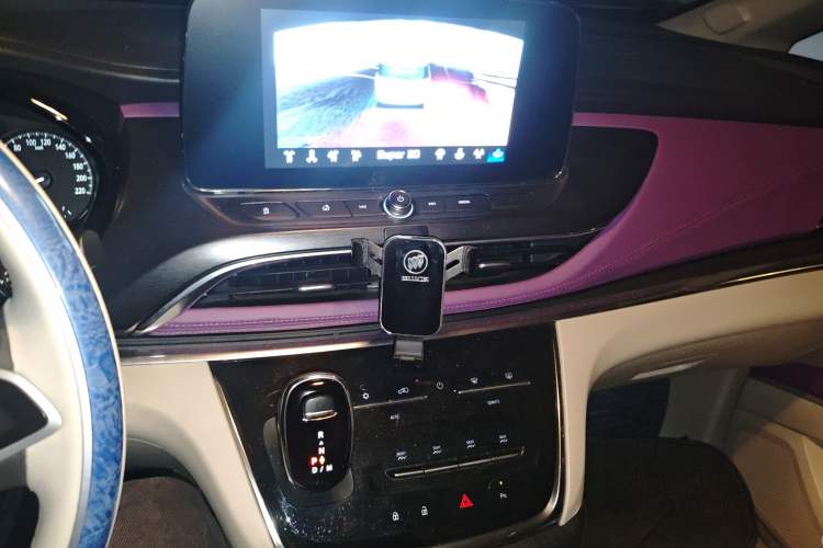 Used Buick GL8 2021 Land Cruiser Executive Class 652T Comfort Model
