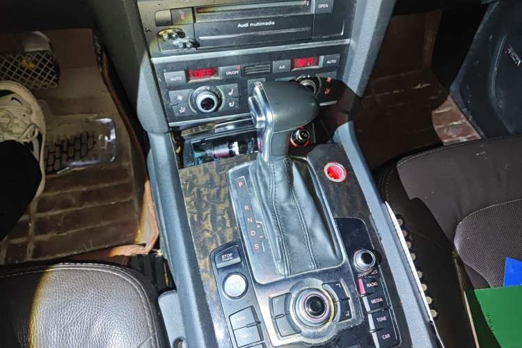 Used Audi Q7 2014 35 TFSI Sport Edition Gear Lever