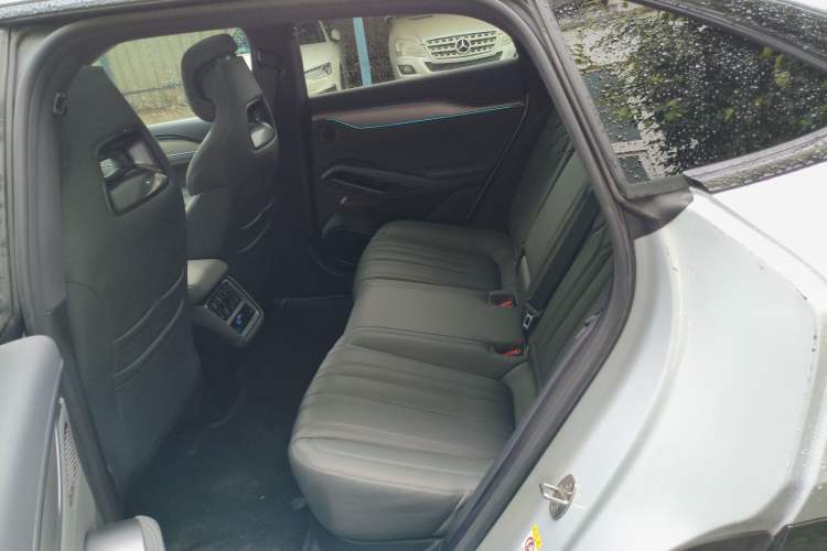 Used BYD Song L EV 2025 Intelligent Driving Version 662 km LiDAR Excellence Edition
