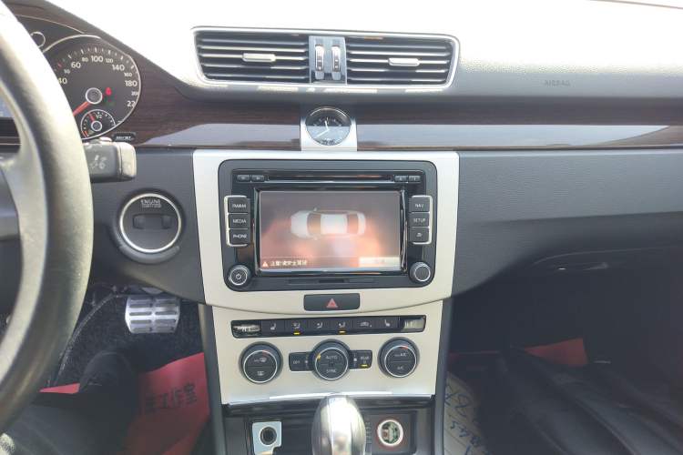 Used Volkswagen Magotan 2015 2.0 TSI Prestige Model
