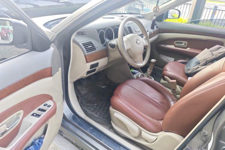 Used Nissan Sylphy 2012 Classic 1.6XE Manual Comfort Edition Driver Seat