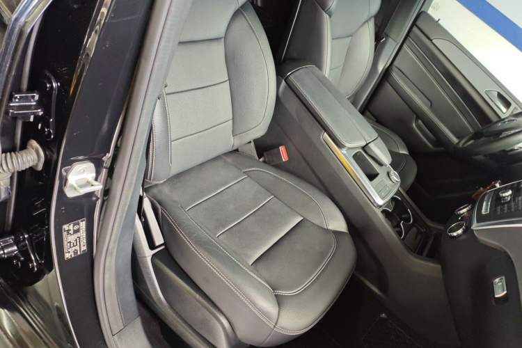 Used Mercedes-Benz M-Class 2014 ML 320 4MATIC